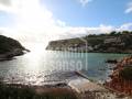 Chalet adosado con orientacion suroeste a pocos metros de la la playa Canutells. Menorca