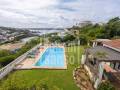 Chalet con piscina y vistas al mar en Cala Llonga, Menorca