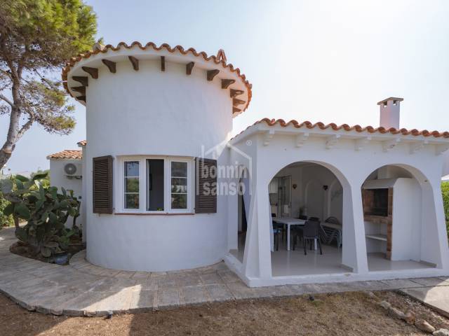 EXCLUSIVELY LISTED. Bungalow with 3 bedrooms, private garden and communal swimming pool in Los Delfines