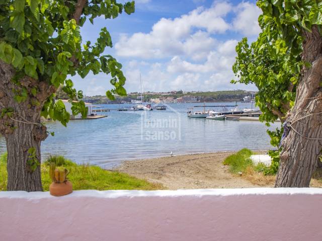 Espectacular casa en primera linea en San Antoni con vistas al puerto de Mahón, Menorca