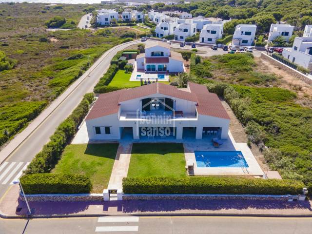 Villa fast Arenal den Castell. Menorca