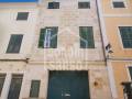 Edificio de dos viviendas de alto nivel en zona noble de Mahón, Menorca