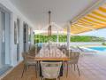 Villa independiente de una sola planta con vistas al mar en cala llonga, Menorca