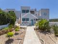 Encantadora casa con piscina en Calan Porter, Menorca.