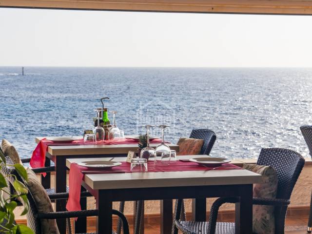 Restaurant mit Meerblick in Cala Torret, Menorca