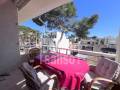 Amplio apartamento a 1 minuto de la playa con vistas laterales al mar en Cala Millor
