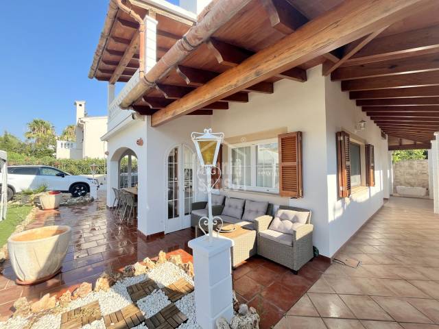 Maison individuelle avec appartement d'amis et jardin à proximité de la plage à Sa Coma, Majorque