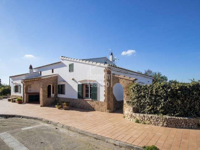 A magnificent country estate / villa of 298m² in Alaior, Menorca
