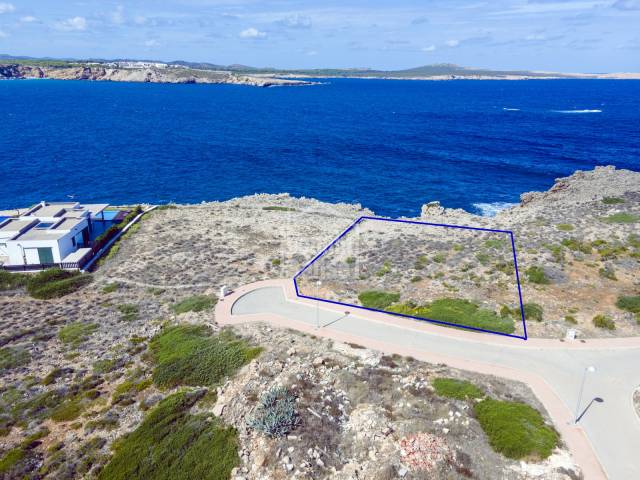 Occasion unique sur le marché. Terrain à bâtir en front de mer, Punta Grossa - Minorque.