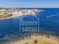 Caseta en dos cossos en primera línia a Macaret, Menorca