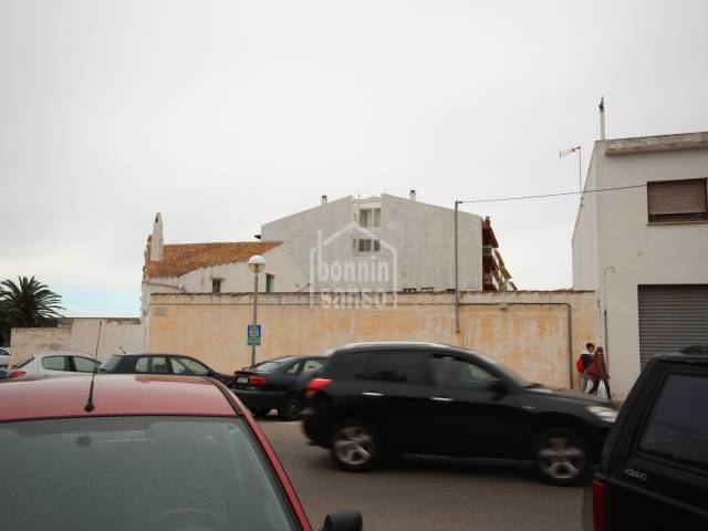 Parcela plurifamiliar en la zona de Cami de Ses Rodees-Cami de Ses Vinyes, Mahon. Menorca.