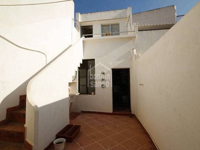 Amplia casa a lado del casco antiguo con amplio patio in Ciutadella, Menorca