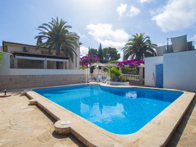 Casa con piscina en Cala Mandia, Mallorca.