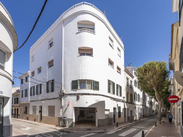 Helle Vierzimmerwohnung in Mahón, Menorca
