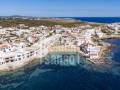 Caseta en dos cossos en primera línia a Macaret, Menorca