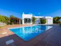 Freistehendes chalet mit privatem swimmingpool und touristenlizenz in Cala Blanca, Ciutadella, Menorca