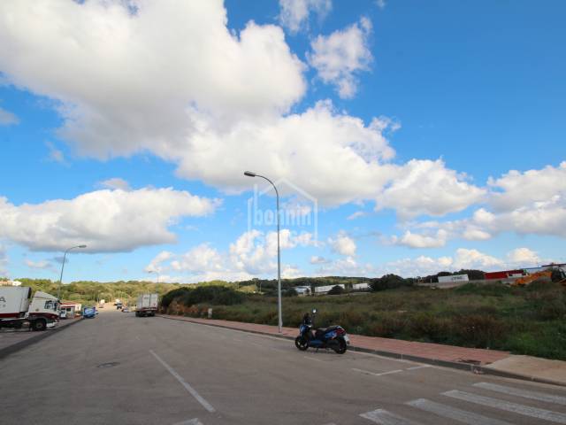 Constructible en Alayor Polígono