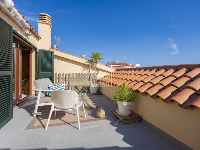 Exklusives Duplex mit zwei Terrassen, Aufzug und Parkplatz in Es Castell, Menorca