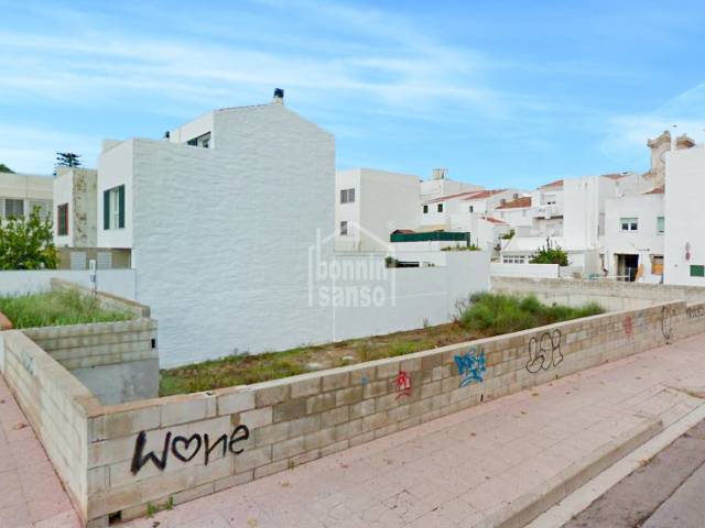 Solar edificable, centro de Mahon, Menorca