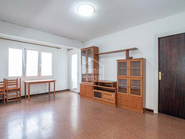 Spacious four bedroom apartment/flat in Mahon, Menorca