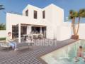 Grande opportunité d’investissement ! Propriété offrant de multiples possibilités de rénovation dans un cadre privilégié à Los Delfines, Ciutadella de Minorque