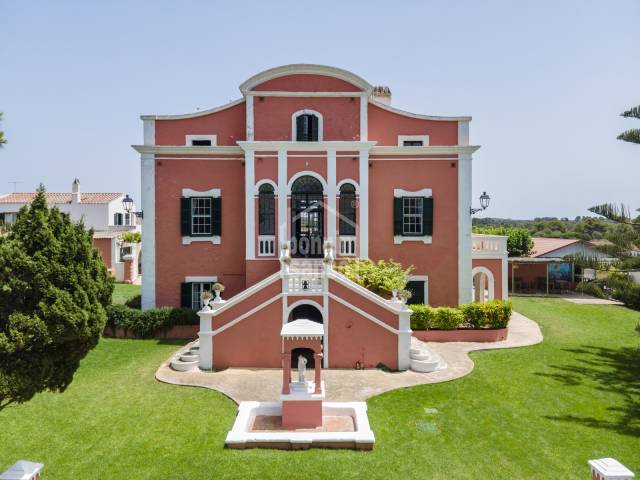 Impresionante mansión del siglo XVIII en explotación como hotel rural en Ferrerias, Menorca
