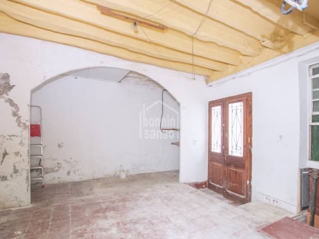 Casa para reformar en el centro de Mahon, Menorca