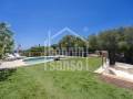 Villa excepcional orientada al sur con vistas al mar en Punta Prima, Menorca