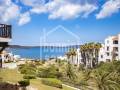 En Playas de Fornells , Menorca, interesante apartamento de fácil acceso y vistas al mar.