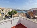 Esplendido edificio a restaurar, con gran terraza con vistas al puerto y local comercial en el centro histórico de Mahón, Menorca