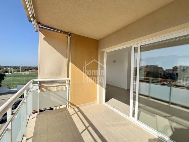Ampli i lluminós apartament de 3 dormitoris amb aparcament i traster a Cala Millor