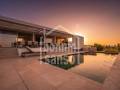 Zeitgenössische Designervilla mit Panoramablick auf das Mittelmeer, Cala Canutells, Menorca.