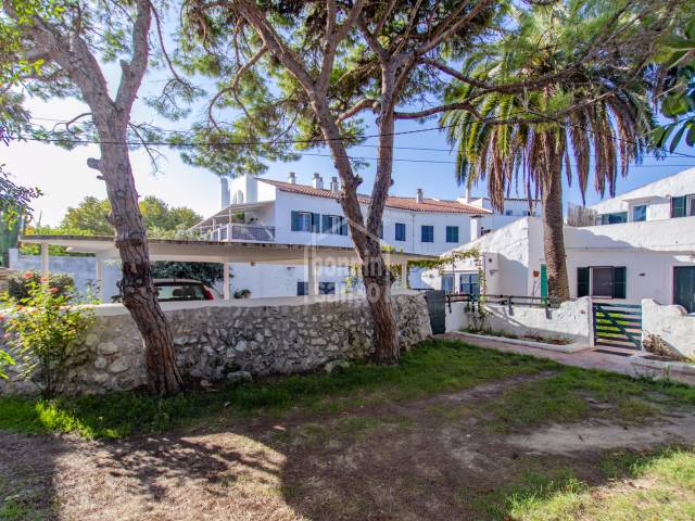 Casa adosada con terreno en el corazón de Sant Lluís, Menorca