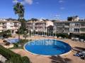 Sonniges Apartment mit drei Schlafzimmern und Pool in Sa Coma, Mallorca.