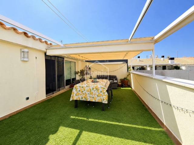 Spacious Penthouse with Two Terraces in the Paseo Marítimo Area