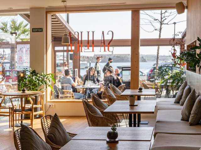 Locale commerciale in affitto nel porto di Mahón