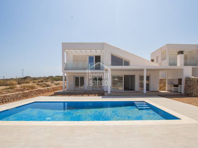 Avantgardistische Villa mit Meerblick in Coves Noves, Menorca