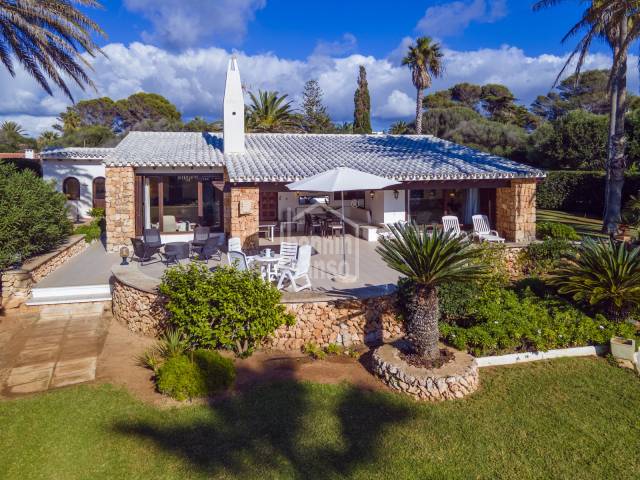 Opportunité Unique : Villa de 5 Chambres avec Piscine Chauffée et Sauna, à Quelques Pas de la Côte et de Binibeca Vell. MInorque