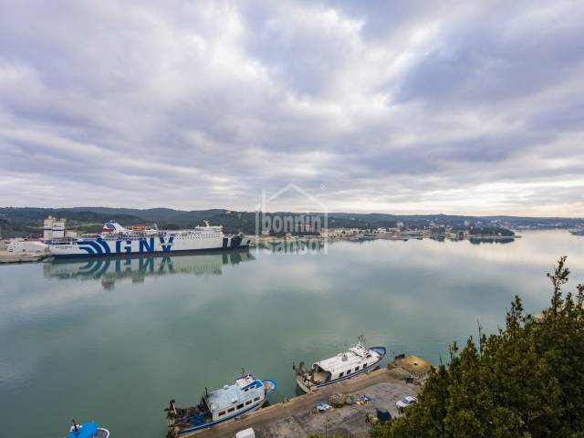 Dúplex de luxe amb espectaculars vistes al port de Maó, Menorca.