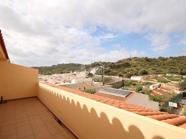 Magnífica planta baja de reciente construcción en zona residencial de Ferreríes, Menorca