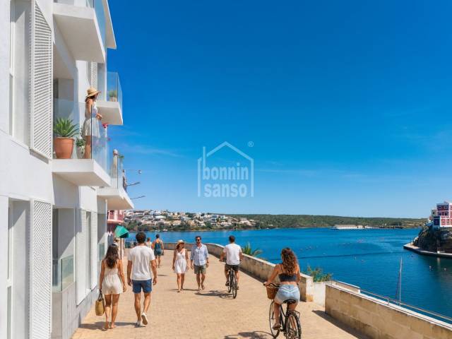 Apartamentos nuevos a estrenar en Es Castell, con vistas al mar. Menorca