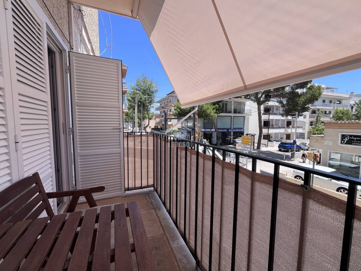 Luminoso apartamento renovado con terrazas en el centro de Cala Millor