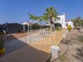 Chalet con amplio jardín y piscina privada de agua salada en Son Vitamina menorca