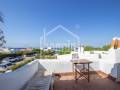 Belle villa en duplex entièrement rénovée dans secteur calme avec piscine, jardin privé a Cap d'Artrutx, Ciutadella, Minorque