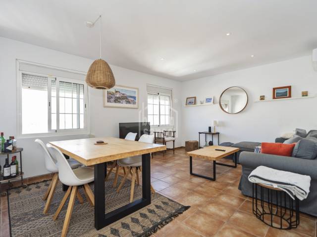 Appartement mansardé avec terrasse et vue sur la mer, Mahón, Minorque