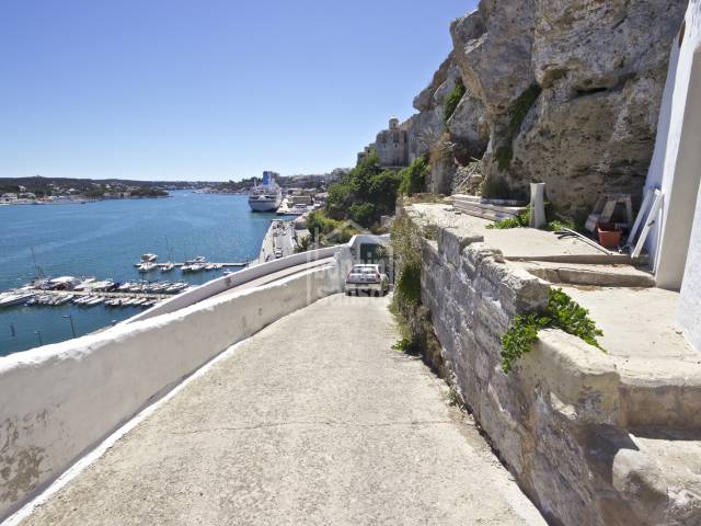 Finca con maravillosas vistas sobre el Puerto de Mahón. Menorca