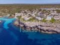 Villa contemporaine avec vues panoramiques sur la Méditerranée, Cala Canutells, Minorque.