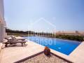 Splendide villa sur la côte sud avec vue sur la mer et piscine à débordement à Torret de Baix, Binibeca , Minorque