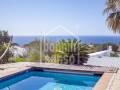 Espectacular chalet con piscina y vistas al mar en Binidalí, Menorca