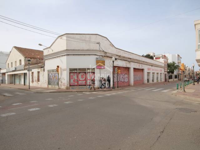 Exceptional opportunity! Prime corner plot in the main avenue with outstanding development potential, Ciutadella, Menorca